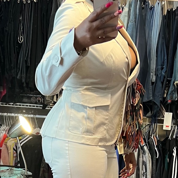 Cream Blazer Short Set - Picture 5 of 6